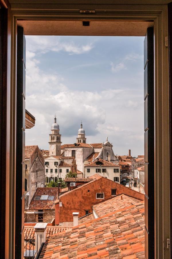 Carmini Canal View And Balcony With Lift Benátky Exteriér fotografie